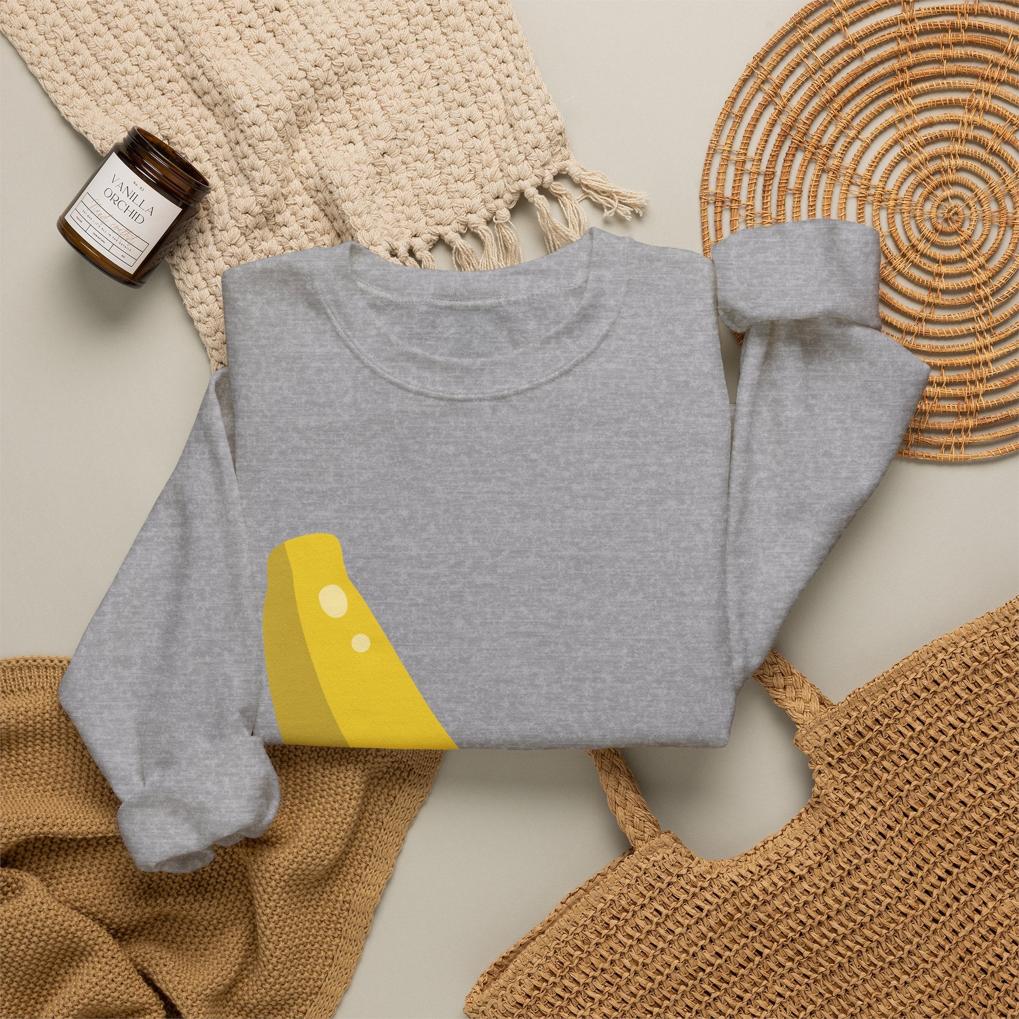 Banana Graphic Sweatshirt – Minimalist Yellow Fruit Crewneck